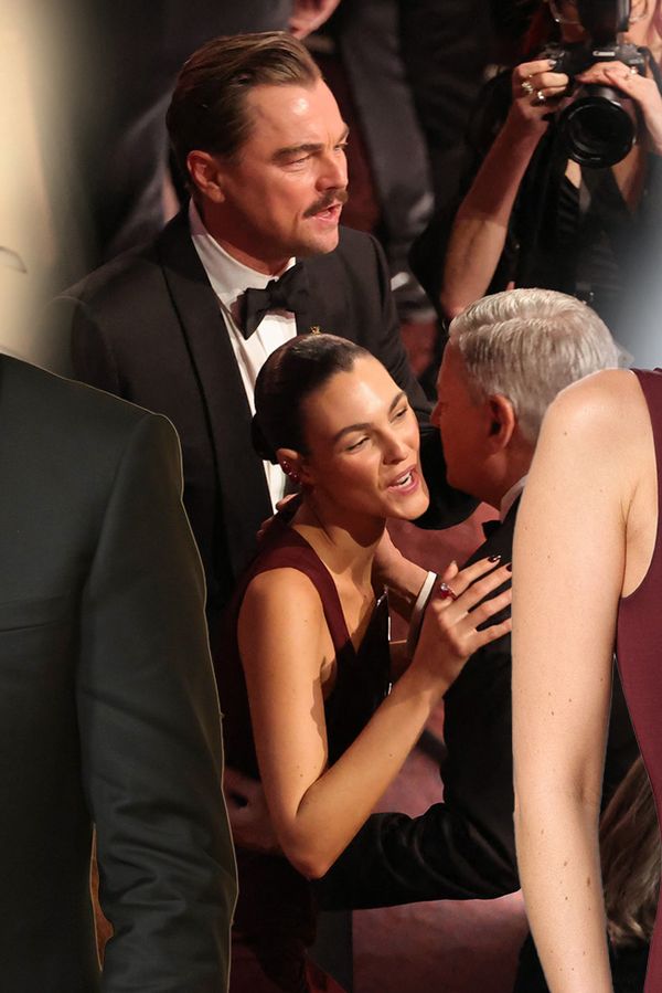 Tohle nikdo nečekal! Leonardo DiCaprio poprvé oficiálně vyvedl přítelkyni. A přímo na Oscary. Má to ale háček  - fotka 1/1