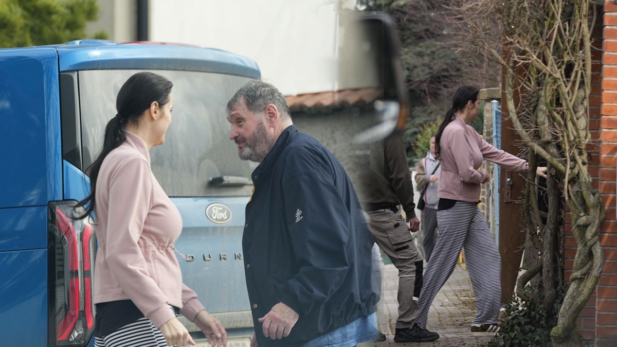 Začalo velké stěhování do domu za 23 mega: Ornella v teplácích velela, Pepa si šel zakouřit. Máme foto!