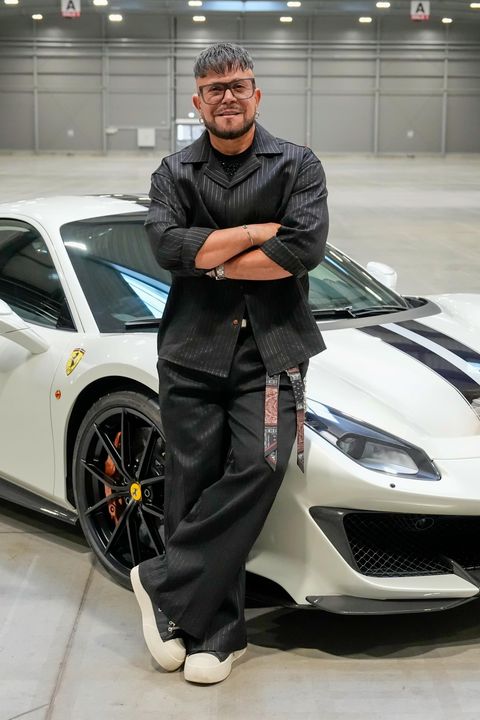 Osmany Laffita se pochlubil luxusní károu. Díky kubánskému návrháři navíc do Česka míří hudební megahvězda