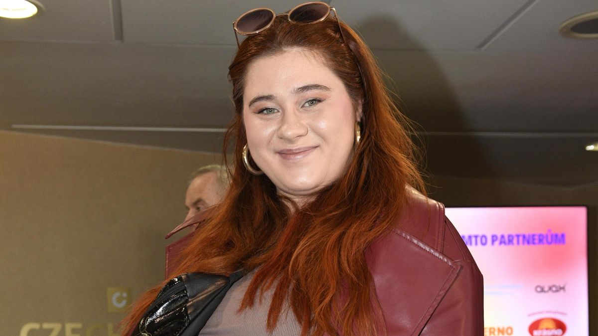 Nepochopitelné útoky na těhotnou Elis Mraz. Zpěvačka v devátém měsíci čelí bodyshamingu. Hejtům se nyní postavila čelem