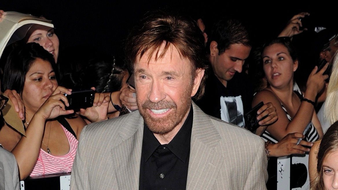 Nestárnu, jsem vděčný za dobré zdraví, řekl před deseti dny. Podívejte se na poslední video Chucka Norrise (†86)