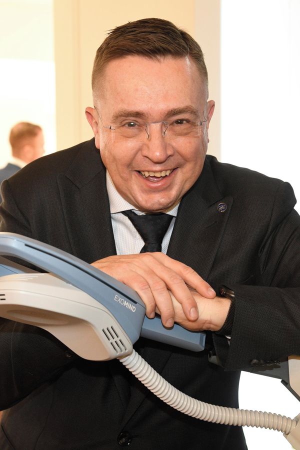 Koktovi se dostalo nečekaného zastání: Poklonil se mu matador televizní zábavy. Je to král, tleská Roman Šmucler - fotka 1/1