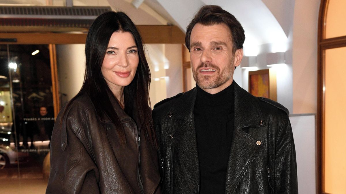 Fotky z tajné oslavy Leoše Mareše: Luxusní večírek a známé tváře. Dárek od Moniky vzal moderátorovi dech