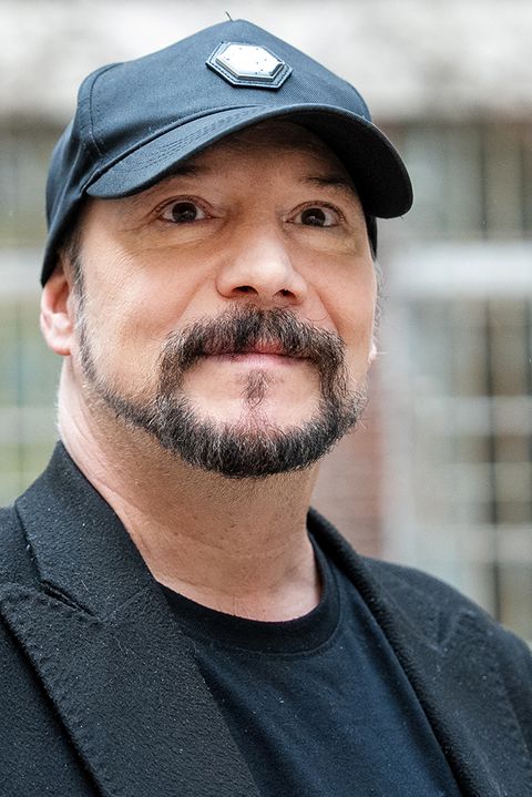 Je takový "tatínek pro obě": Když žena studuje, Bohuš Matuš uklízí, vaří a vyzvedává dítě ze školky. Manželka může pařit