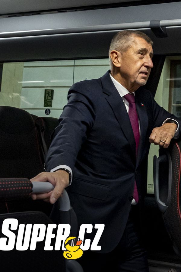Super kachna: Ropa je drahá, musíme šetřit. Babiš nařídil ministrům, aby jezdili MHD - fotka 1/1