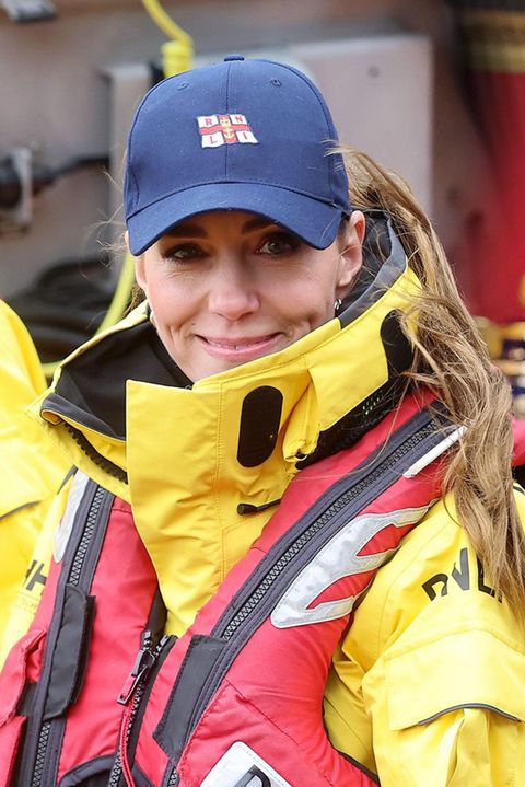 Prostě božská: Kate nasadila kšiltovku a fanoušci nevěří svým očím: Sluší jí ještě víc než korunka! 