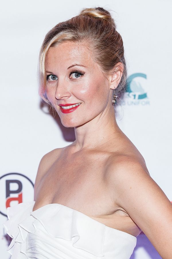 Zemřela herečka z Lovců duchů a iZombie. Carrie Anne Fleming bylo 51 let - fotka 1/1