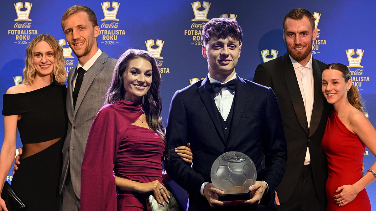 Misska, sexy volejbalistka i atletka: Fotbalisté se pochlubili svými drahými polovičkami. Mrkněte, jak jim to seklo