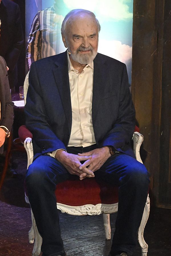 Devadesátiny Zdeňka Svěráka! Nechyběli Uhlíř, Kolářová i prezident Petr Pavel. Lidé oslavu sledovali po celé zemi - fotka 1/1