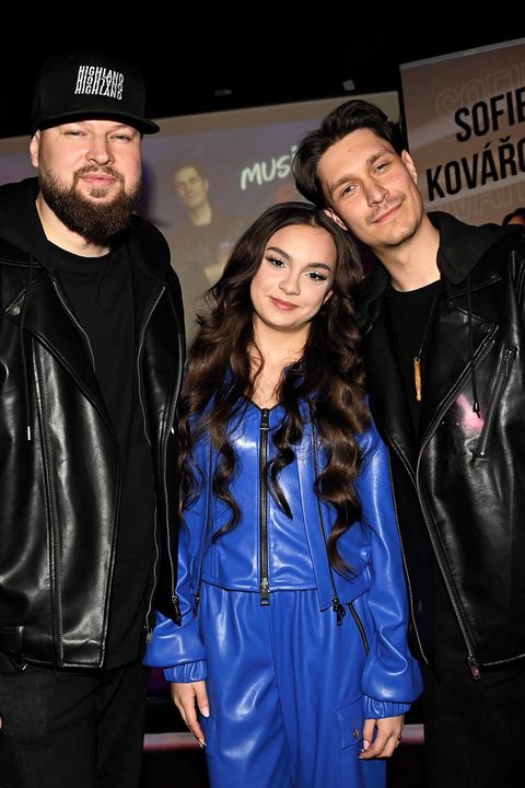 Dělá videoklipy se spoustou slavných tváří: Zpěvačce Sofii Kovářové (15) zkazil křest Martin Fenin