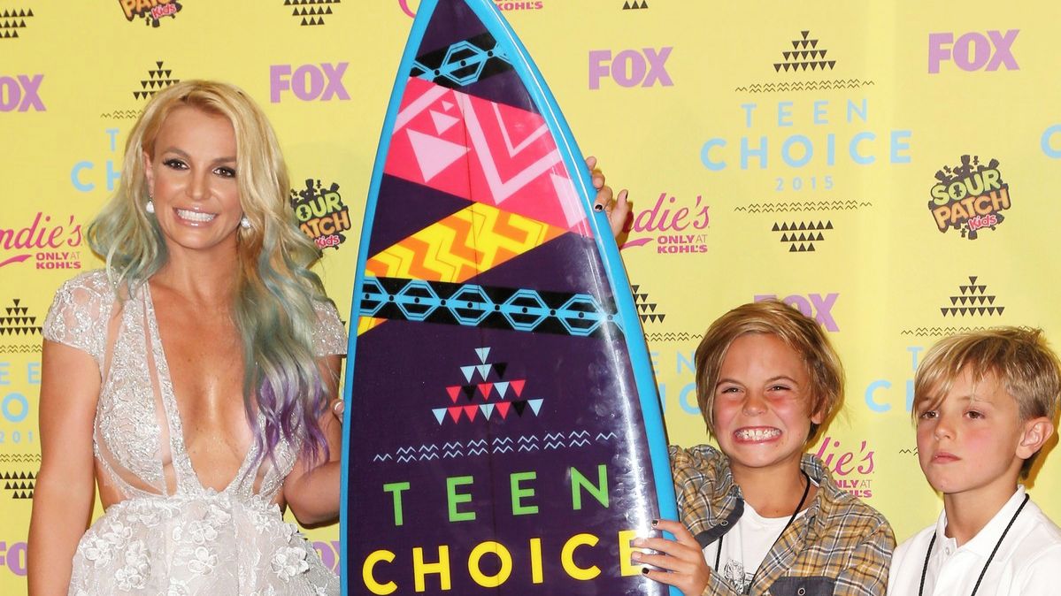 Britney Spears po svém zatčení trávila čas se syny: Vyrostli z nich fešáci. A ona září jako sluníčko!