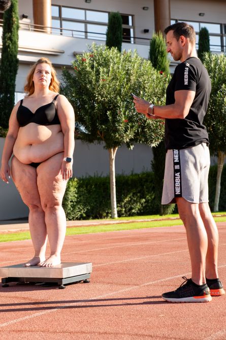 V noci se dusí a sotva chodí: Kamioňačka Marcela váží 124 kilo. Extrémní proměna je poslední šance, chtěla by i dítě