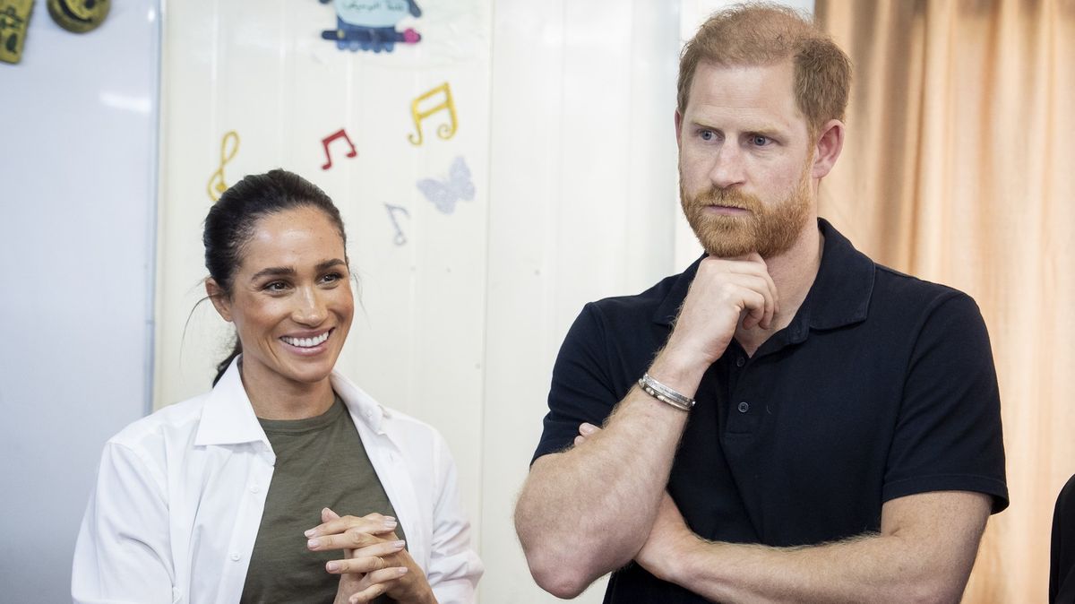 Meghan Markle na videu předvedla své dovednosti v domácnosti, Harry ji nadšeně chválil. Veřejnost se jí směje