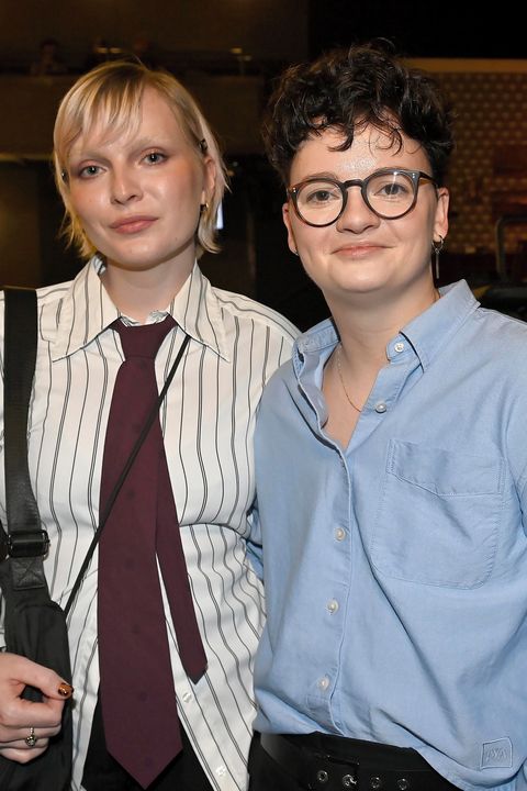 Randí spolu přes dva roky. Karolína, dcera Aleny Mihulové a Karla Kachyni, ukázala ve společnosti přítelkyni