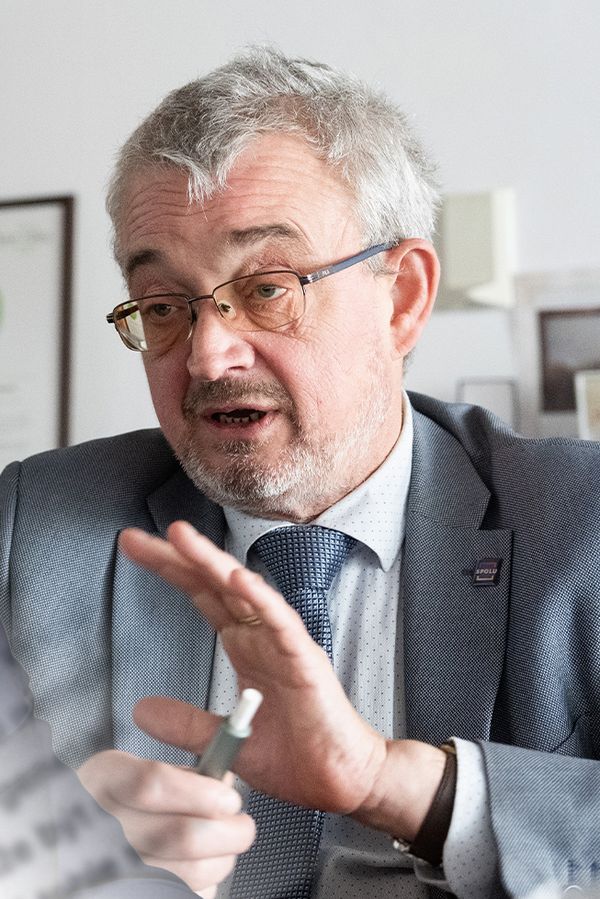 Glosa: Konec politických korýtek? Bendo a spol., tohle se vám líbit nebude! - fotka 1/1