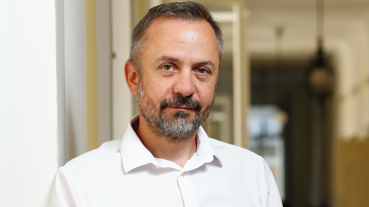 Litr nafty za 50 korun? Za to může Babiš, vypálil exministr Ženíšek. TOP 09 pohřbíte, dozvěděl se