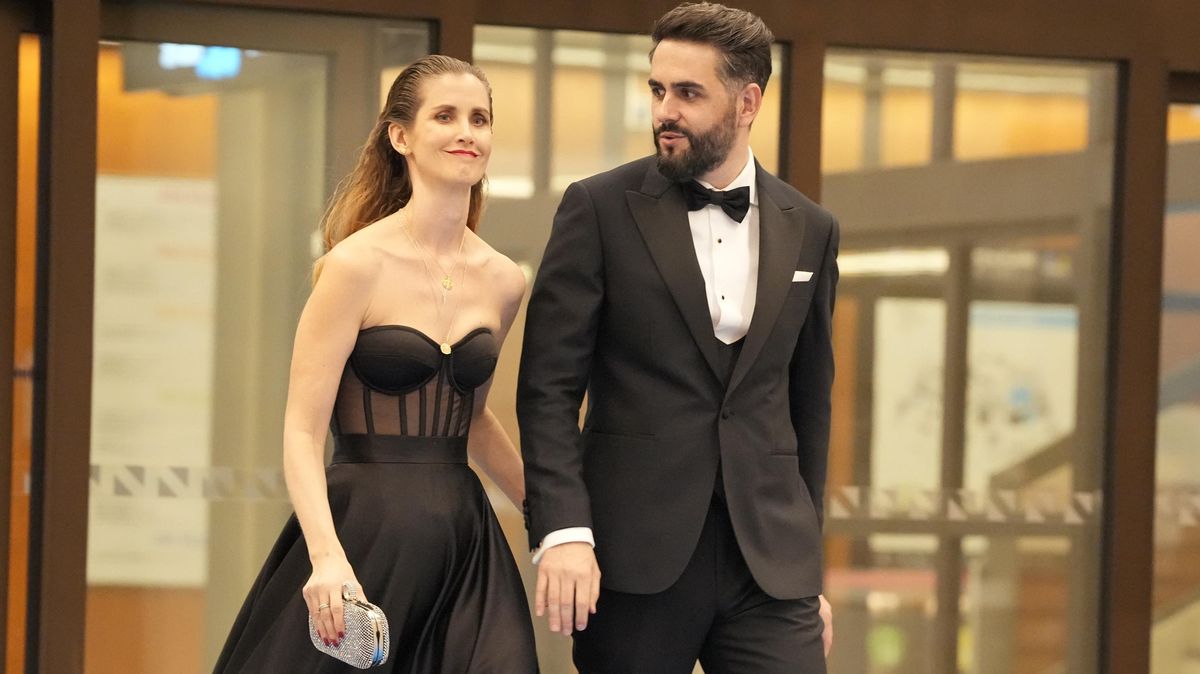 Zamilovaná až po uši: Vysmátá Jana Bernášková se pochlubila novým přítelem. Koukám jak stará čivava, žasne neustále