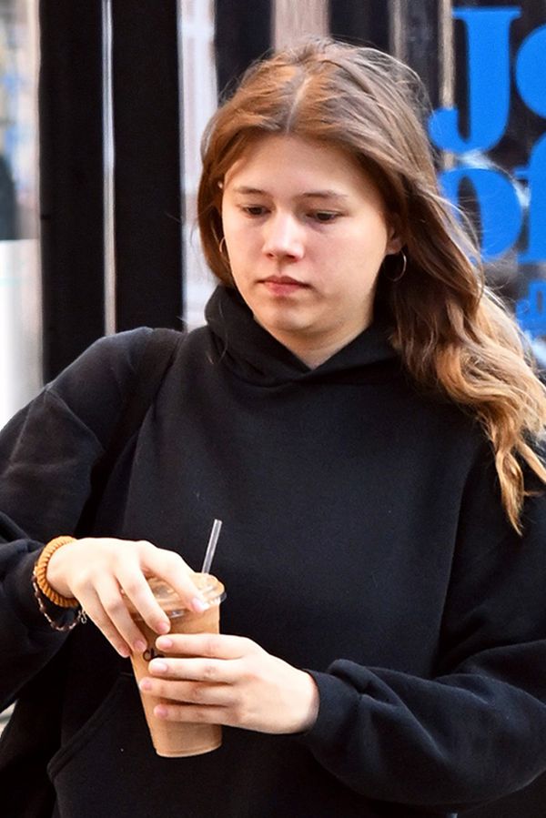 Vyfotili dceru Heatha Ledgera, která je prý jako výtvor umělé inteligence! Je to už 17 let, co její táta získal Oscara - fotka 1/1