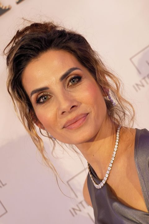 Kam ti odešla prsa a zadek? ptají se jí. Eva Decastelo se ukázala bez podprsenky: Je hubená jak lunt