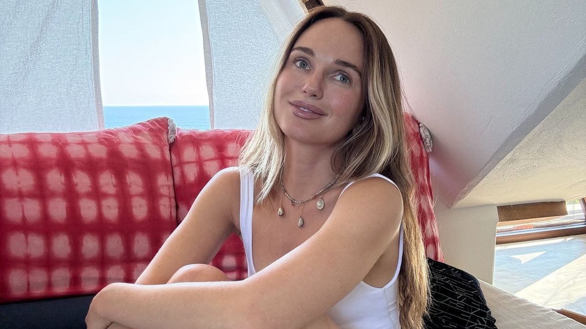 Málem se jí uvařily nohy a přišla o 8,5 prstu, ale přežila. Krásná dívka se po nehodě v klubu musela učit znovu chodit