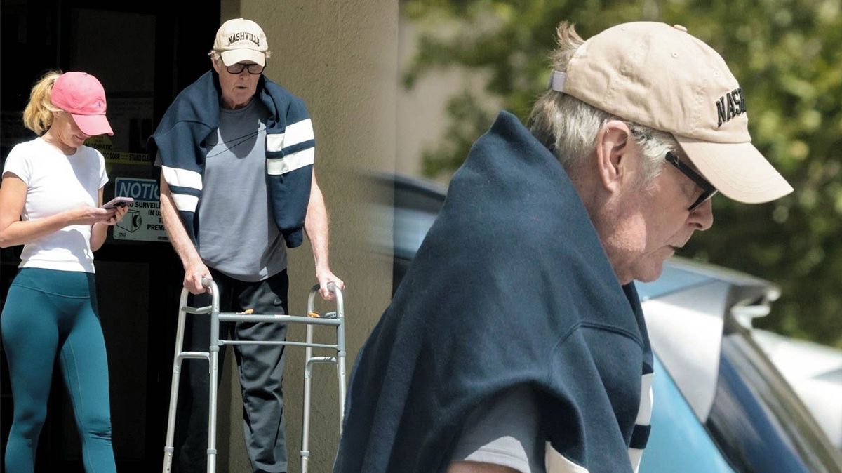 Zdrcující pohled: David Hasselhoff si na ulici pomáhá chodítkem