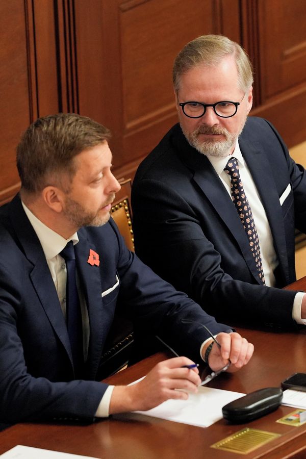 Petr Fiala a Vít Rakušan si užili nejen společnou večeři: Z toho, co následovalo, museli oba vrnět blahem - fotka 1/1