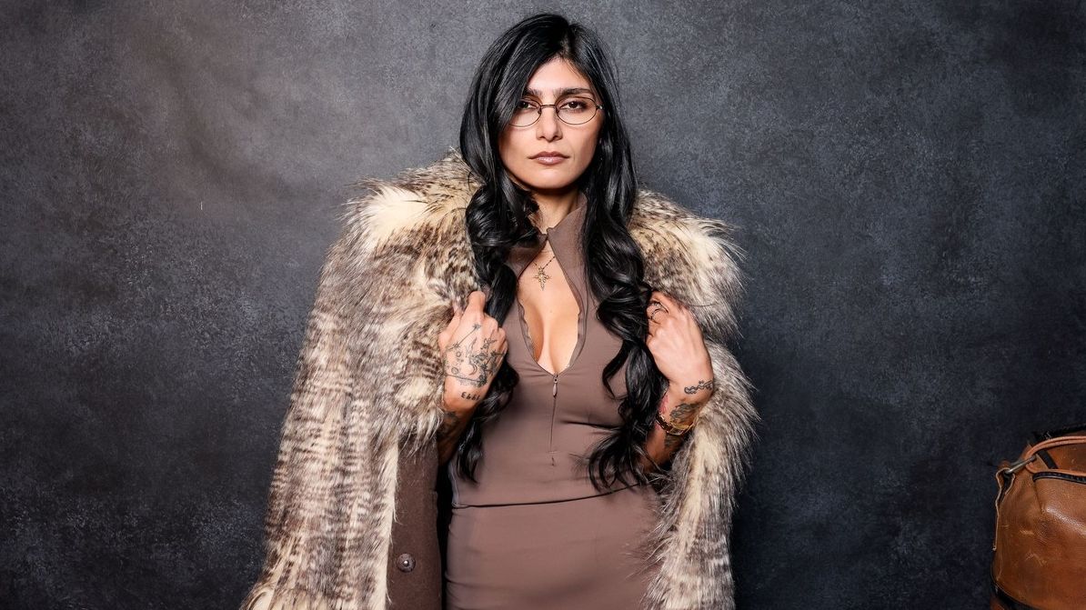 Mia Khalifa a ‚pornocharita‘: Bývalá herečka z filmů pro dospělé se prý vrací, výtěžek daruje armádě. Má to ale háček!