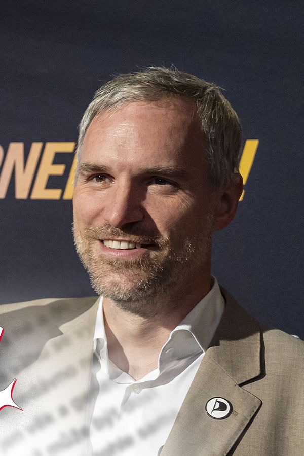 Glosa: Superman Zdenda. Hřib zase začal předstírat, že něco postavil - fotka 1/1