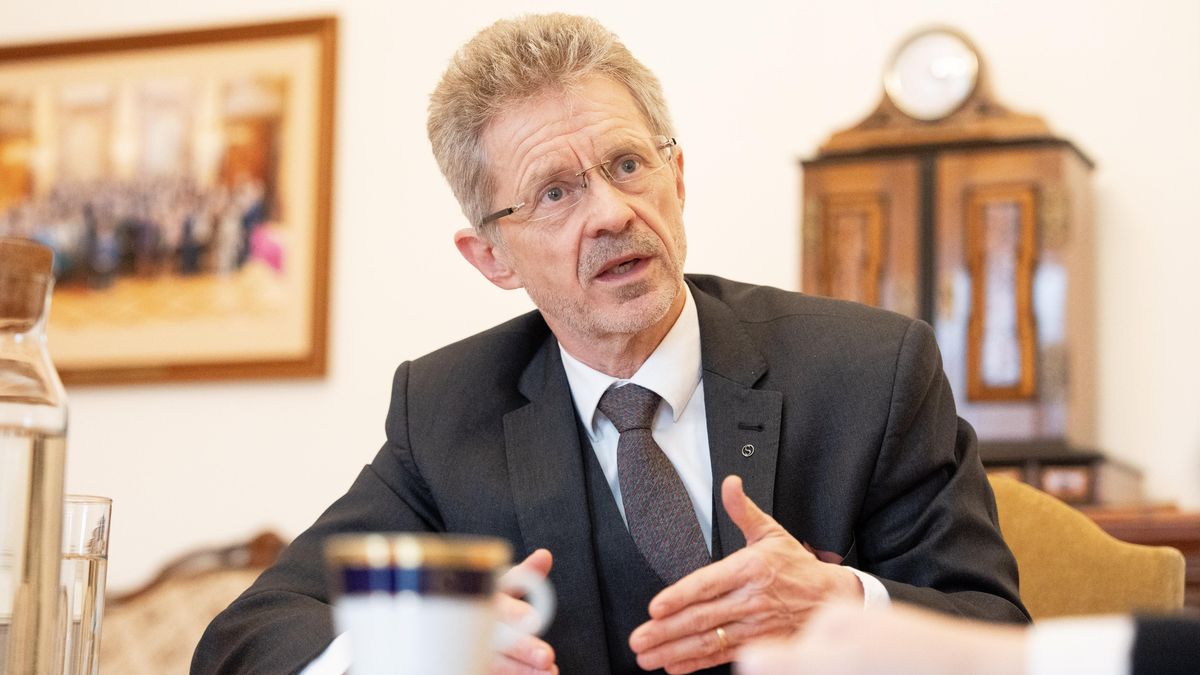 Malichernost, nebo nůž do zad? Předsedu Senátu Vystrčila tepou za vyjádření k cestě na Tchaj-wan. Němcová se ozvala