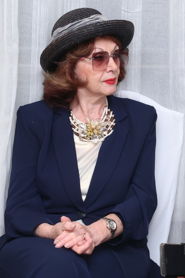 Hlavně se nezavírat ve smutku doma! Saskia Burešová po smrti manžela vyráží do společnosti, plánuje i oslavu osmdesátin - fotka 1/1