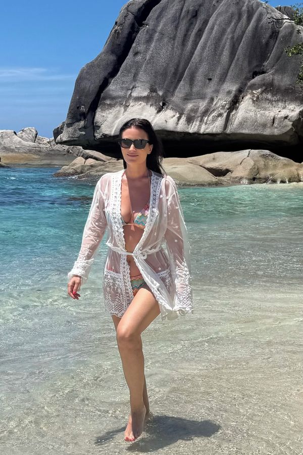 To ale byly žhavé Velikonoce! Gabriela Partyšová odzbrojila v bikinách fanoušky. V plavkách se ukázal i její fešný syn - fotka 1/1