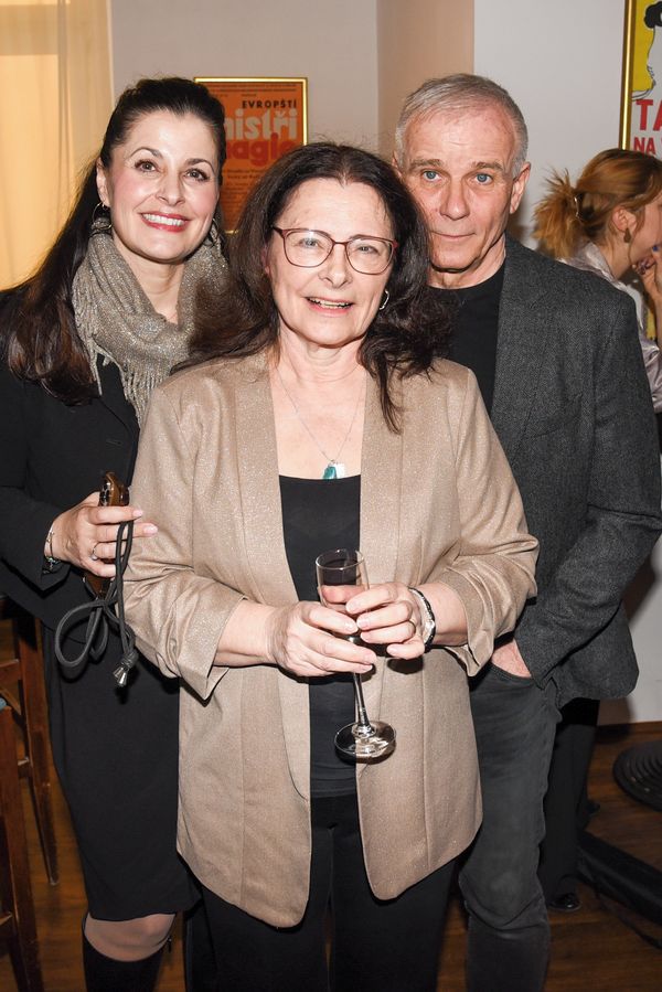 Nejen s manželkou, ale i s tchyní: Lukáše Vaculíka jste takhle ochotně pózovat ještě neviděli - fotka 1/1