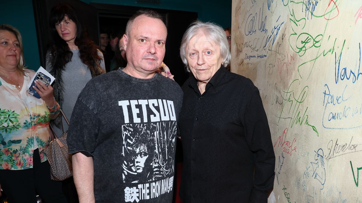 Václav Neckář opět ve společnosti. Pochlubil se synem a oslavil velkou novinku