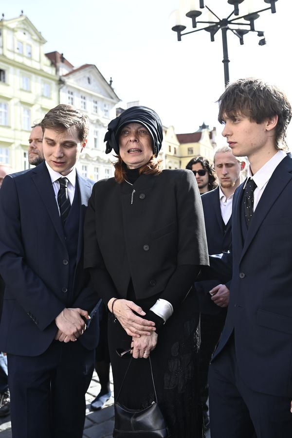 Po manželovi, Janu Potměšilovi (†60), dala vdova poslední sbohem i tatínkovi: Zemřel sportovní novinář Jaroslav Prchal - fotka 1/1