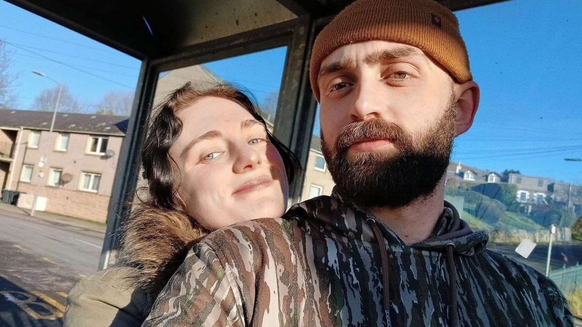 Zrušila svatbu a zamilovala se do jiného přes YouTube. Po 24 hodinách známosti ji požádal o ruku