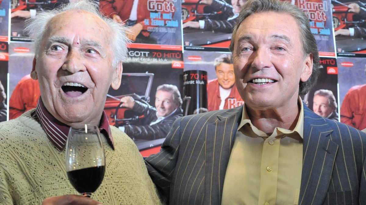 Slavný Standa Procházka (†96) se ocitl na jevišti s neznámým Karlem Gottem (†81). Nevytahoval se na něj