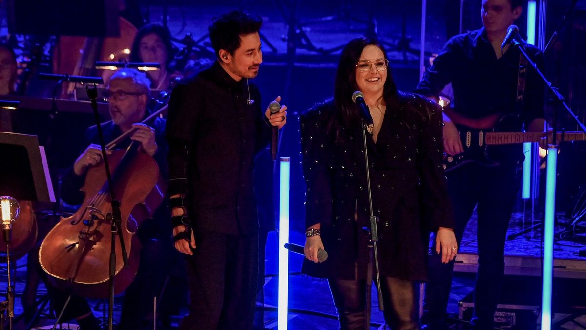 Farna a Mirai dostali fanoušky, tleská i Absolonová: V klipu září i známý moderátor. Ztvárnil děsivého reptiliána