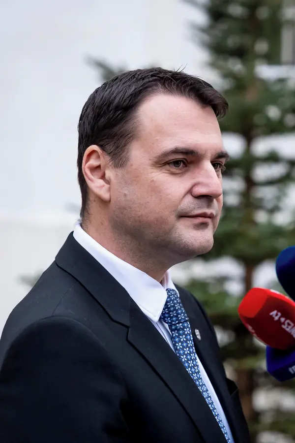 Když ho napálili oni, co teprve ruská rozvědka: Politici cupují Macinku. Není jen směšný, je nám nebezpečný, tvrdí - fotka 1/1