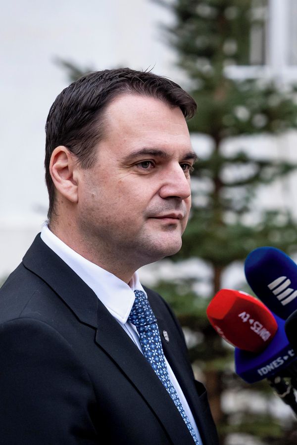 Macinka pustil ven video s prezidentem a rýpl si nejen do něj: Malý a zamindrákovaný člověk, vzkázali mu - fotka 1/1