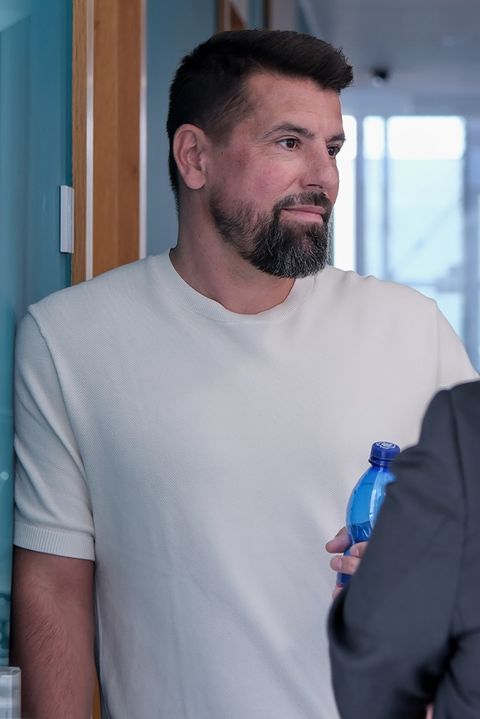 Po osmnácti letech manželství si nevyměnili ani pohled! Milan Baroš s exmanželkou zahájili drsnou válku u soudu