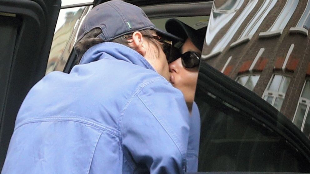 Šeptanda o zásnubách jednoho z nejsledovanějších párů současnosti sílí: Harry by pro Zoe skočil z útesu!