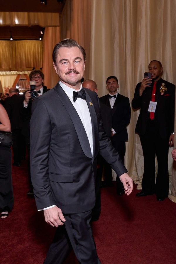 Kafíčka, koncerty a Snídaně s Novou: DiCaprio měl na apríla nabitý program. Zazpívala si s ním i Berenika Kohoutová! - fotka 1/1