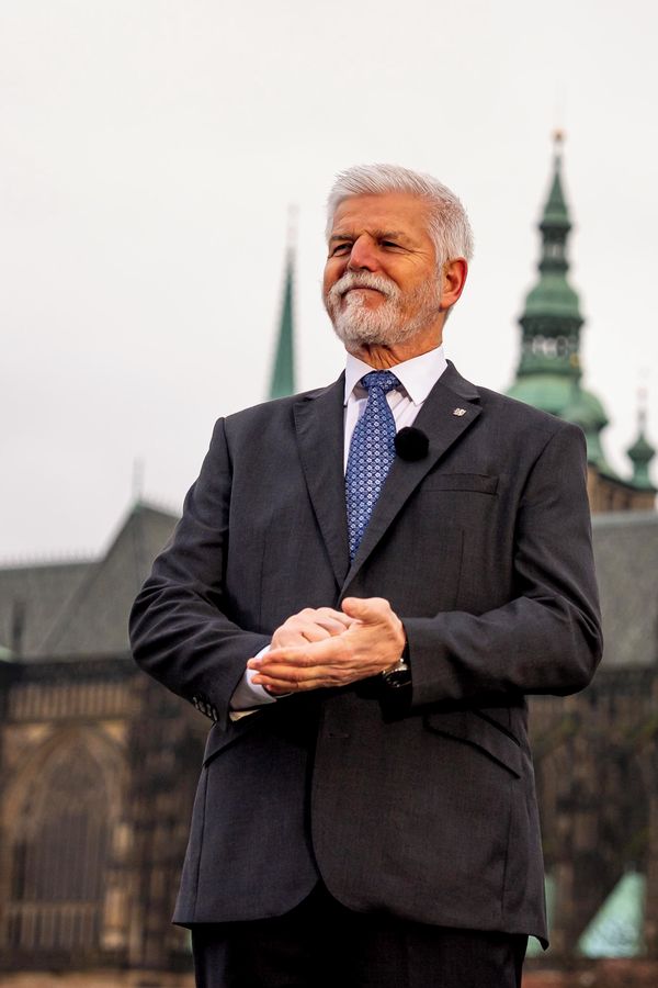 Prezident Petr Pavel vyslyšel prosby fanoušků: Takhle to dopadlo. Známá zpěvačka nevydržela mlčet - fotka 1/1