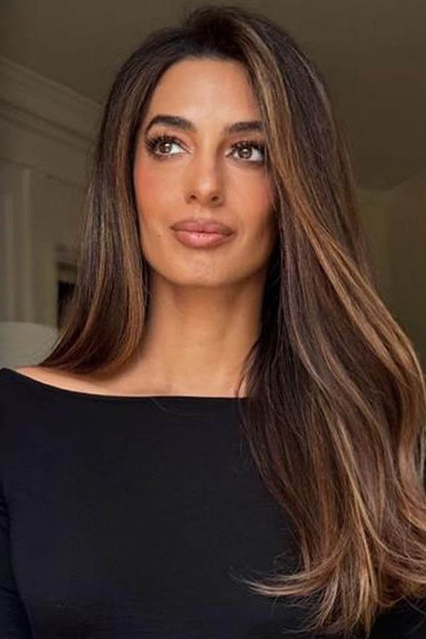 Jedna návštěva kadeřníka a Amal Clooney je prý o deset let mladší - fotka 1/1