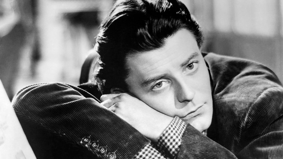 Král Hollywoodu nad Seinou: Milosrdná lež doprovodí „věčného prince“ až do hrobu