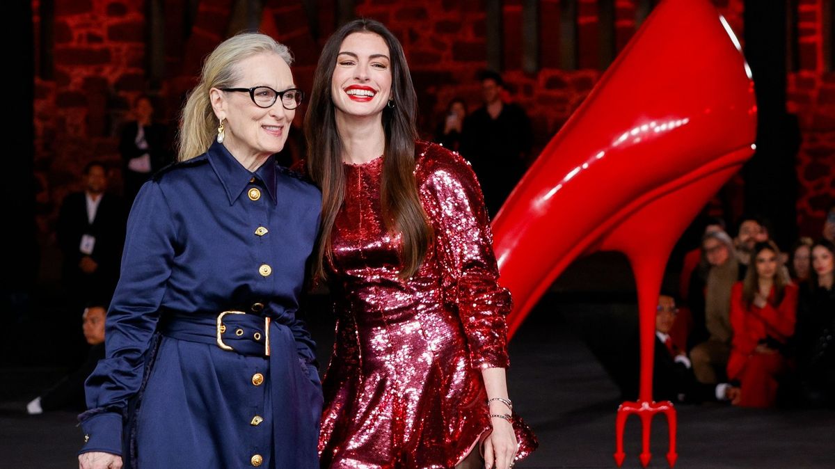 Čas si na ně nepřijde: Hathaway a Streep vypadají pořád k světu! Ďábelskou přehlídkou lákaly na očekávaný film