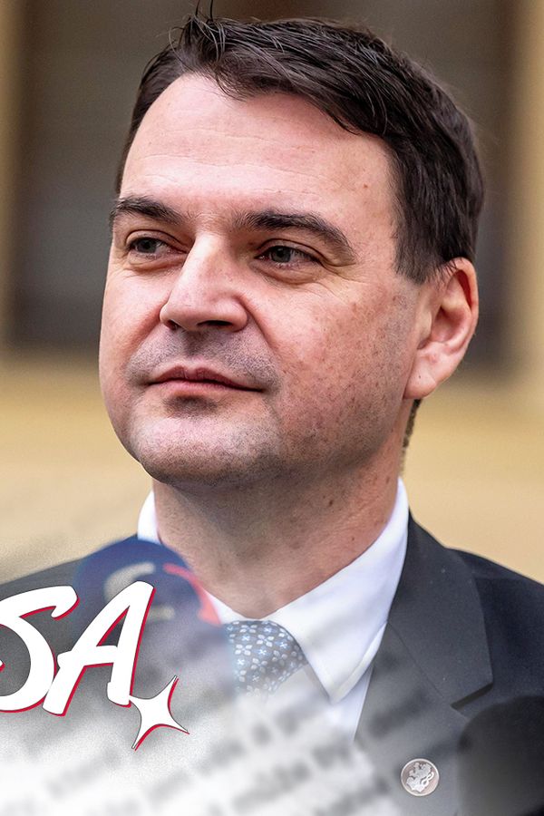 Glosa: Náfukové od výfuků jako děcka. Macinka se pořád mstí Pavlovi. Kdo mu asistuje? - fotka 1/1