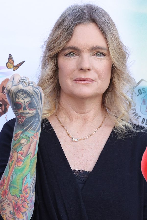 Někdejší hvězda Pobřežní hlídky Erika Eleniak, co je dnes samá kérka, se vrací do nového zpracování v původní roli! - fotka 1/1