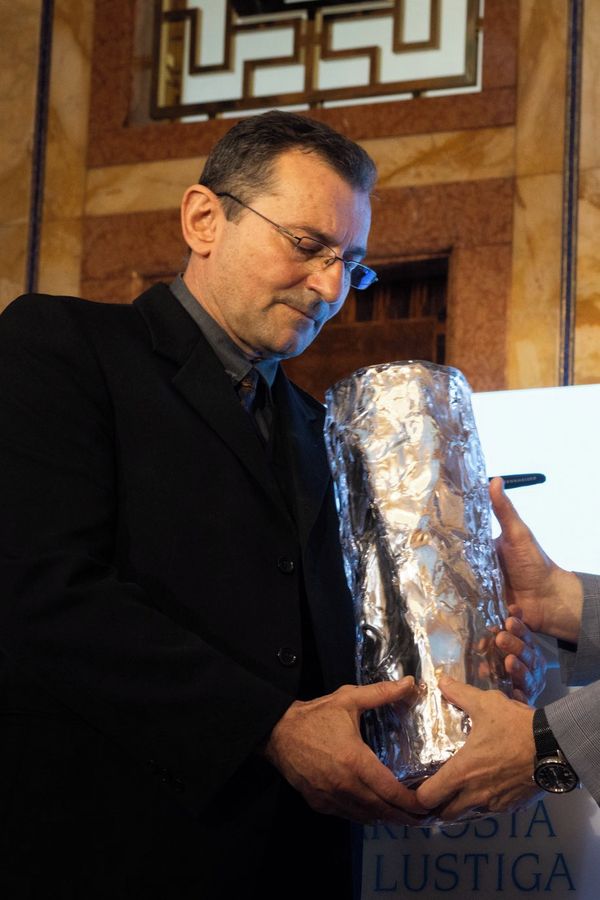 Prezident Pavel se vyznal Ondřeji Vetchému a předal mu cenu: Fanoušci šíleli, hejtři raději vyklidili pole - fotka 1/1