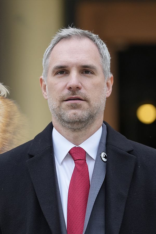 Exprimátor Hřib zuří: Ministryně „od tyče“ bydlela v obecním za pakatel. Obří byt ji vyšel na pár tisíc - fotka 1/1